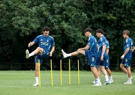El entrenamiento del Real Oviedo de este martes, 12 de agosto, en fotos