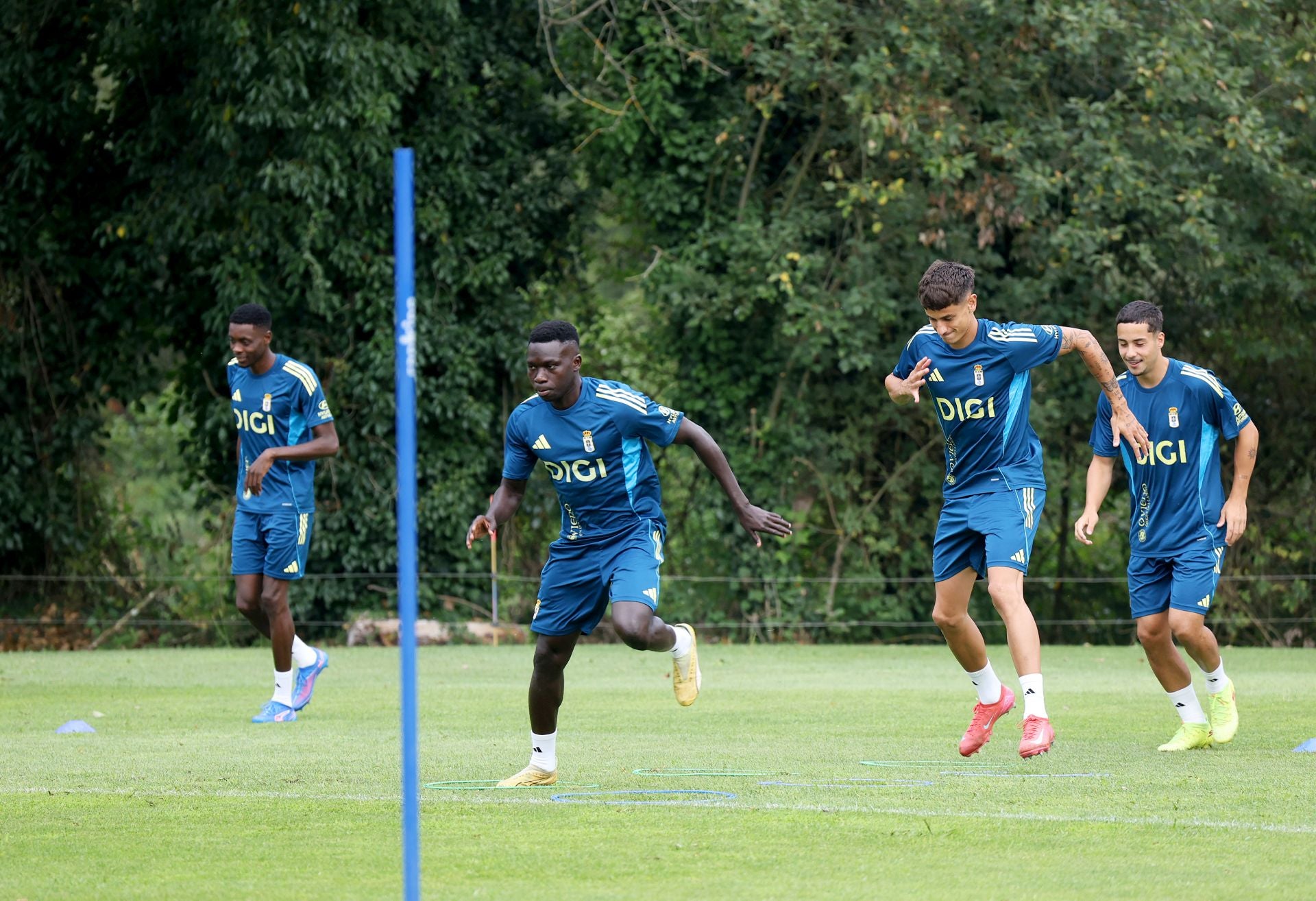 El entrenamiento del Real Oviedo de este martes, 12 de agosto, en fotos