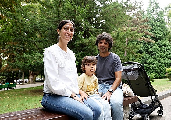 Isabel Soria, Marco y Julio Ferreiro en el Campo.