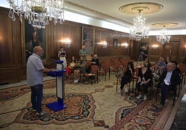 El concejal de Servicios Sociales, Agustín Medina, presenta el proyecto CIERCA.