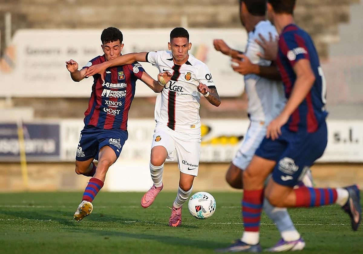 El jugador colombiano del Mallorca, Daniel Luna, durante un partido amistoso este mes de agosto.