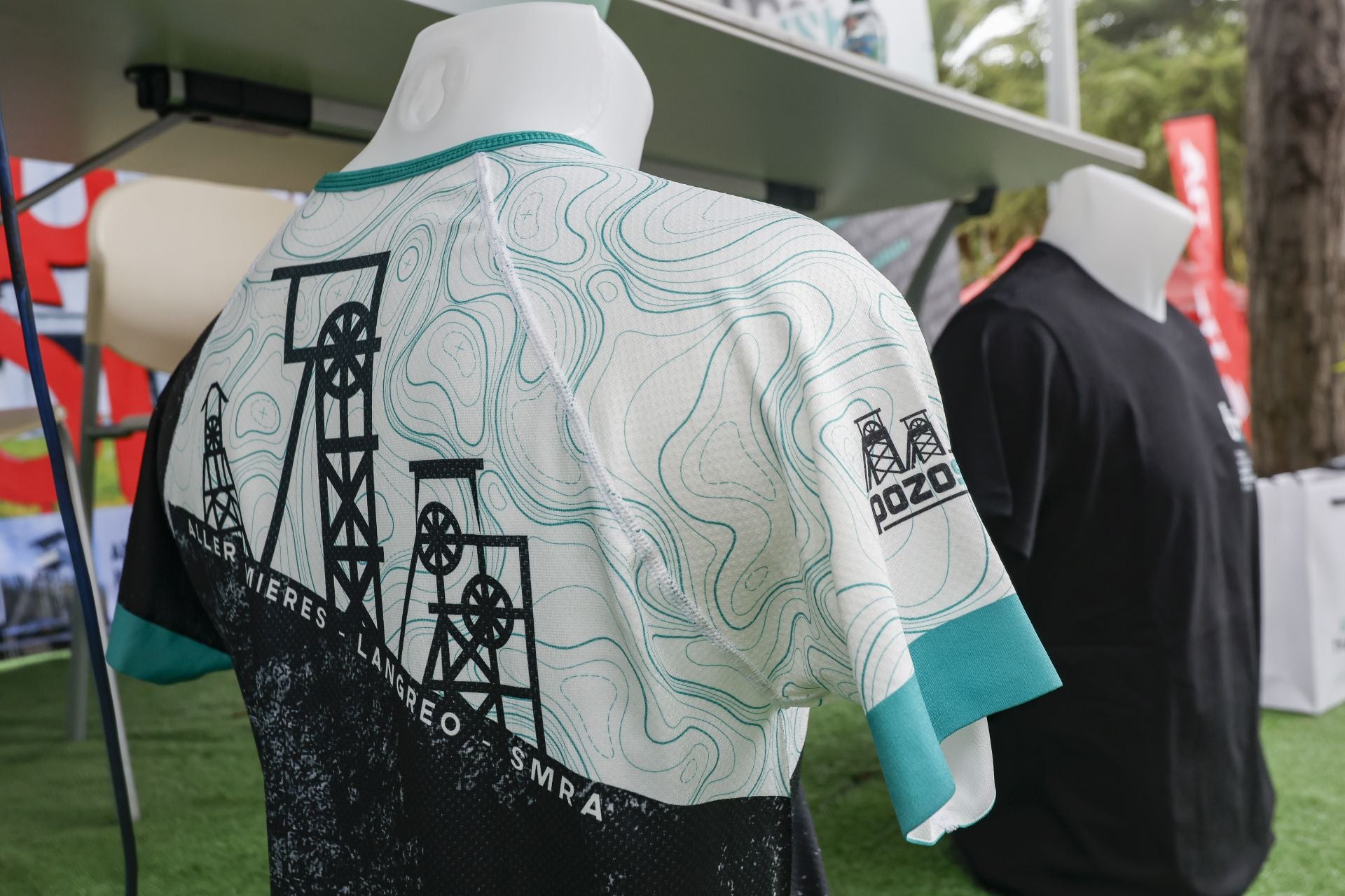 Un recorrido por la Feria de Muestras entre sirenas y Jovellanos con fabada para reponer fuerzas