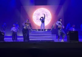 Abraham Mateo ilumina el escenario de Poniente, en Gijón