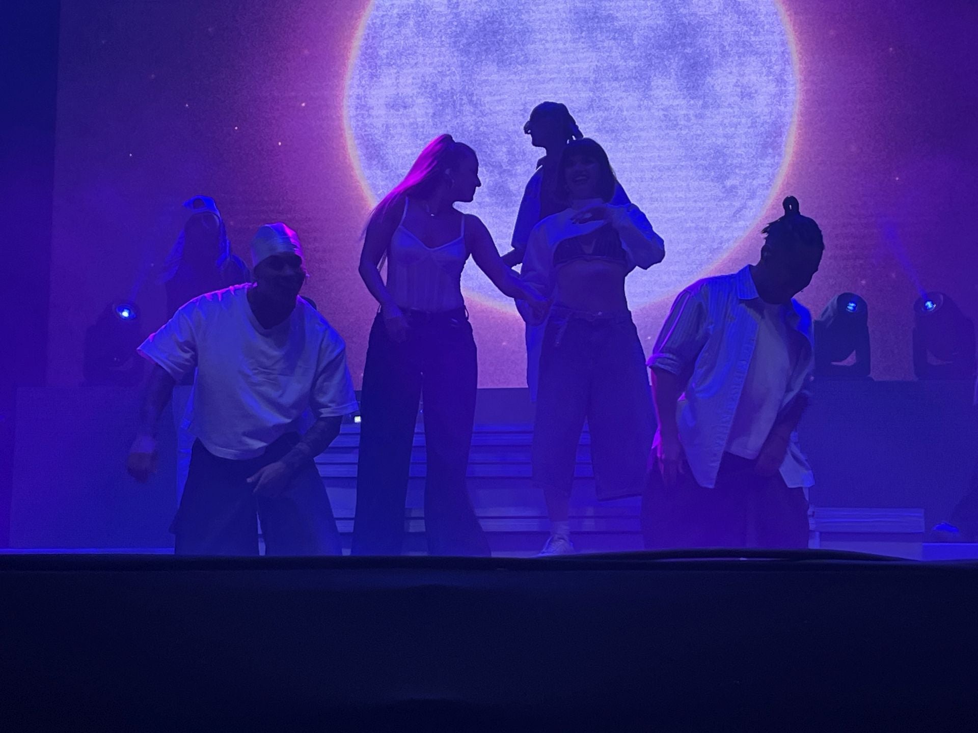 Abraham Mateo ilumina el escenario de Poniente, en Gijón