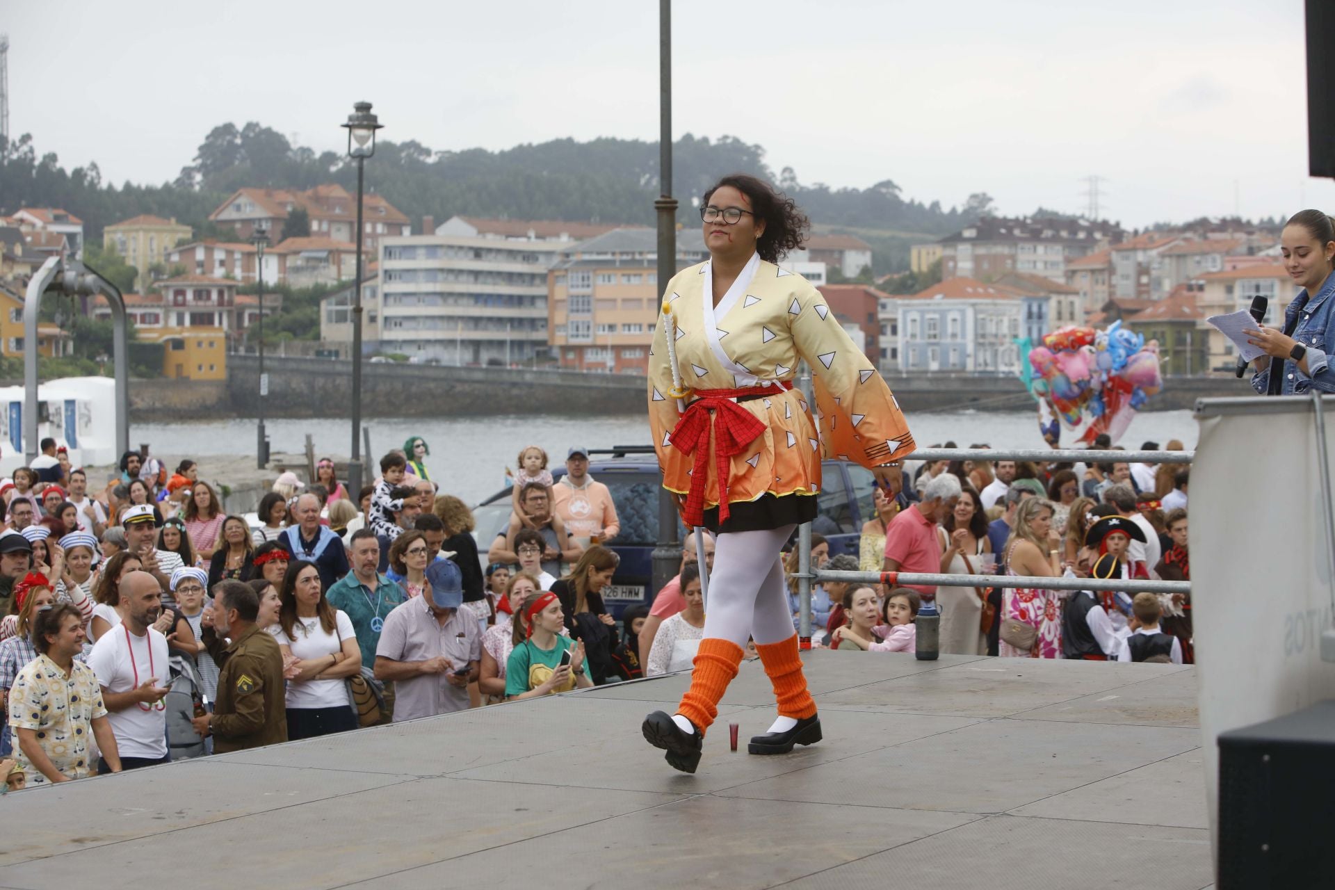 Luanco se llena de fiesta y disfracesen su tradicional carnaval de verano