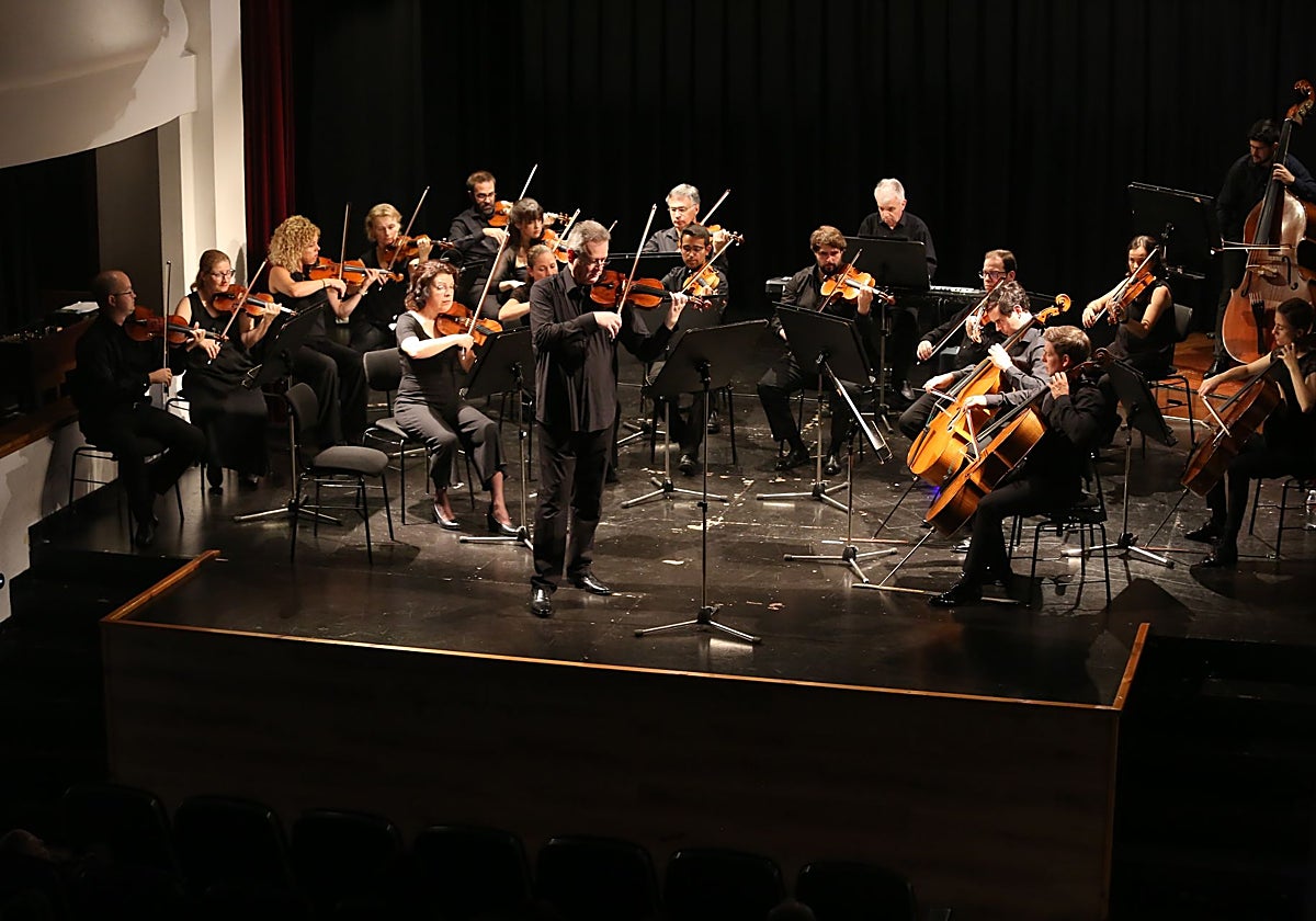 La Orquesta Oviedo Filarmonía, durante la actuación.
