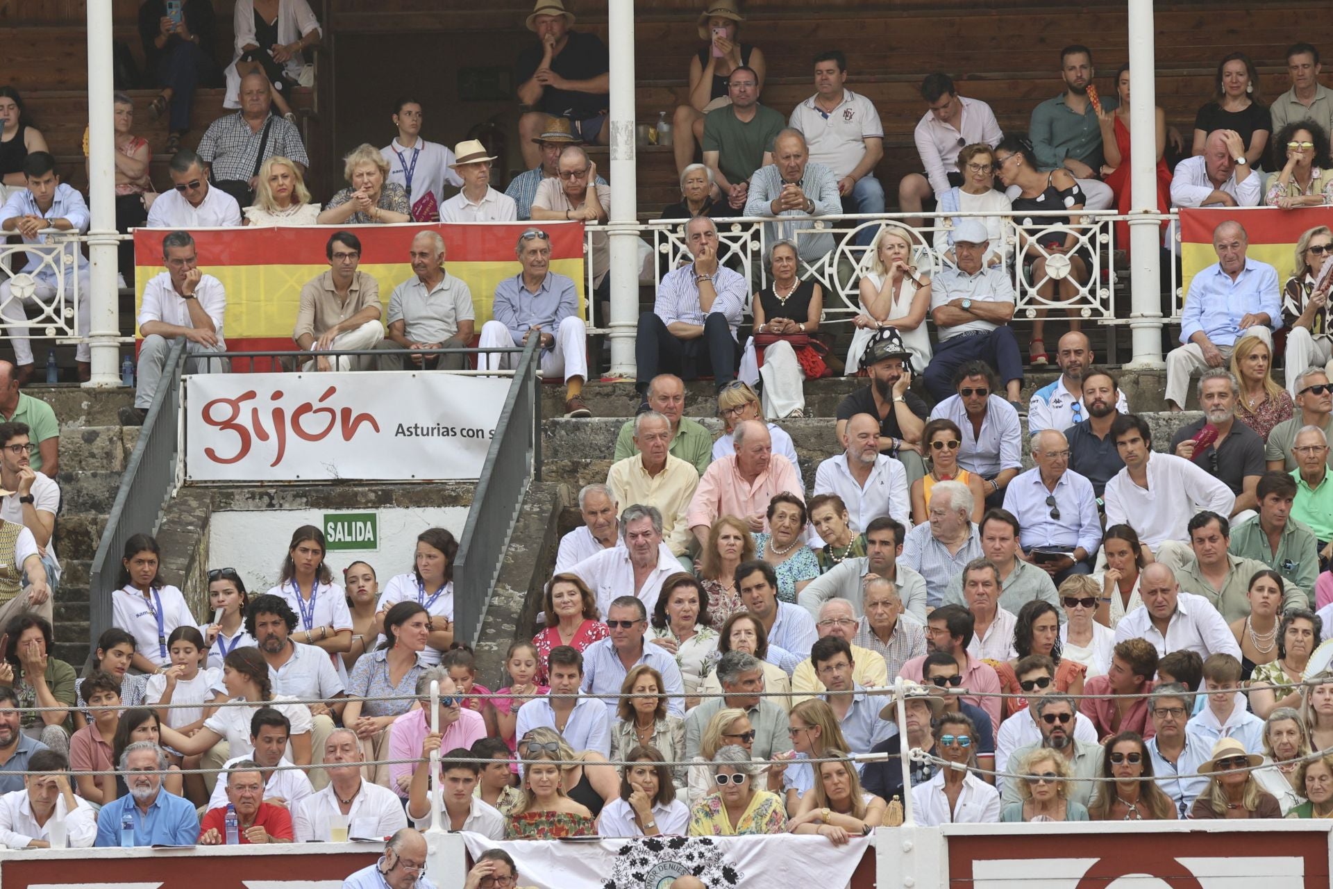 Tercera tarde de toros en la Feria de Begoña de Gijón
