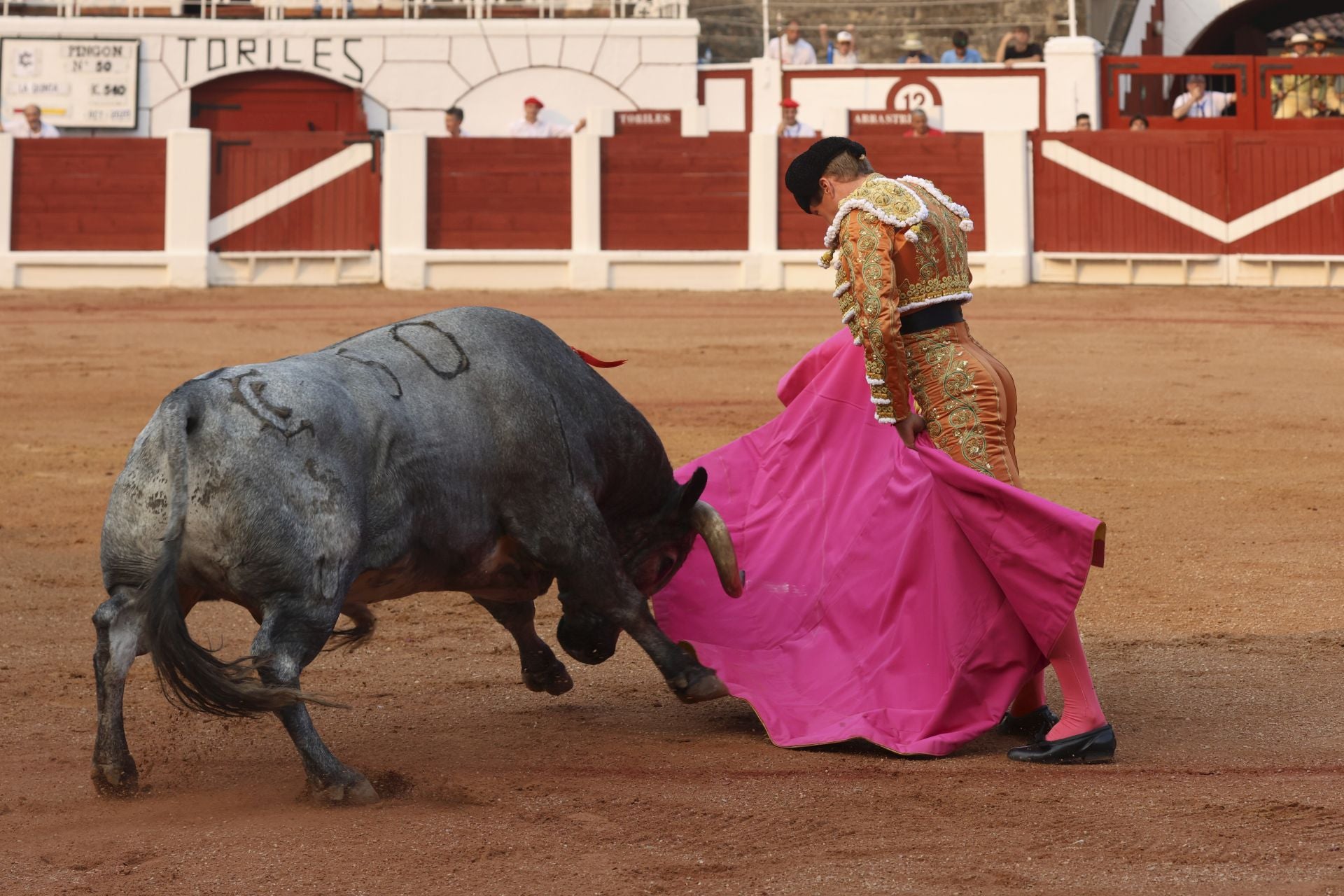 Tercera tarde de toros en la Feria de Begoña de Gijón