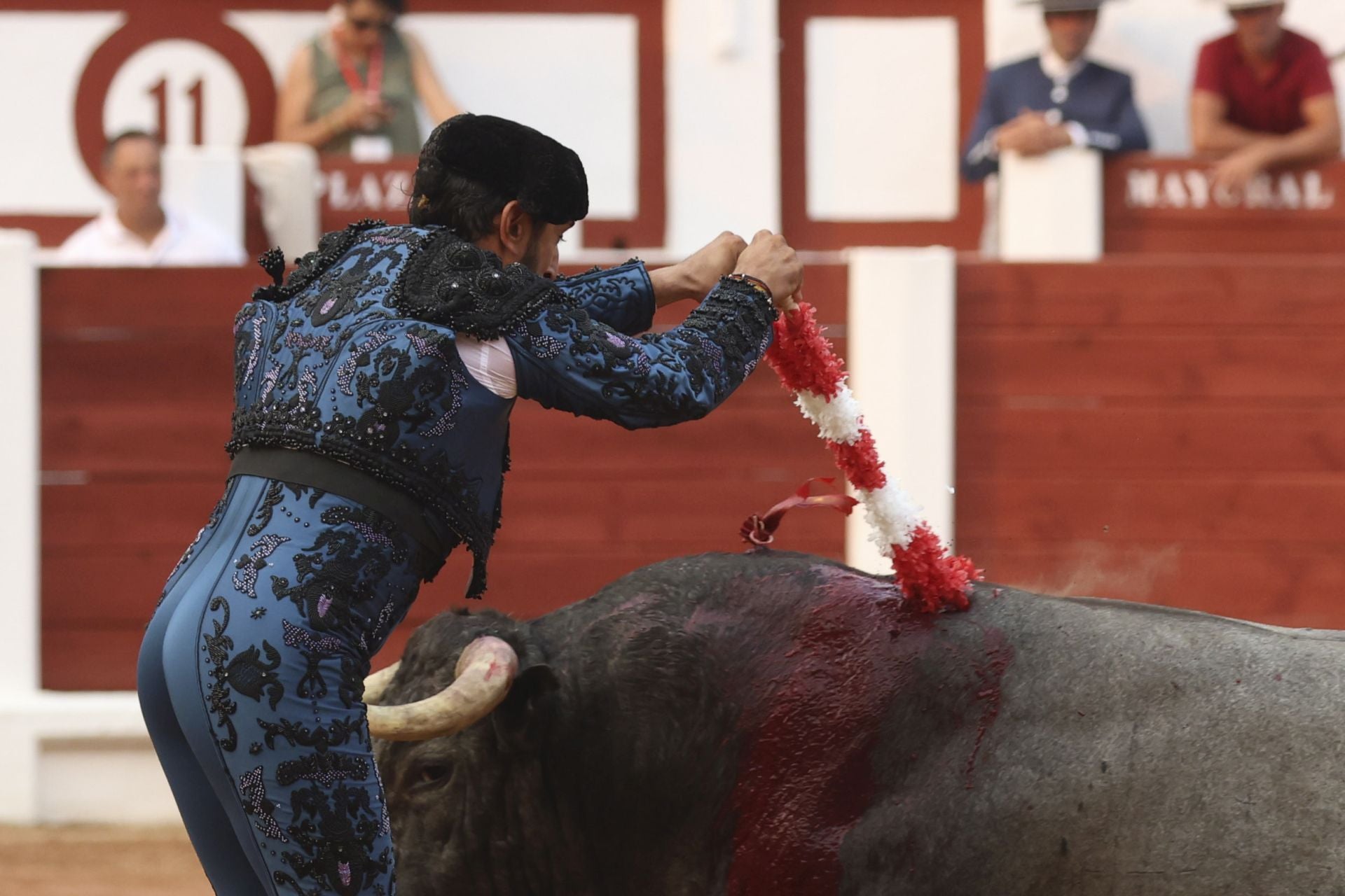 Tercera tarde de toros en la Feria de Begoña de Gijón