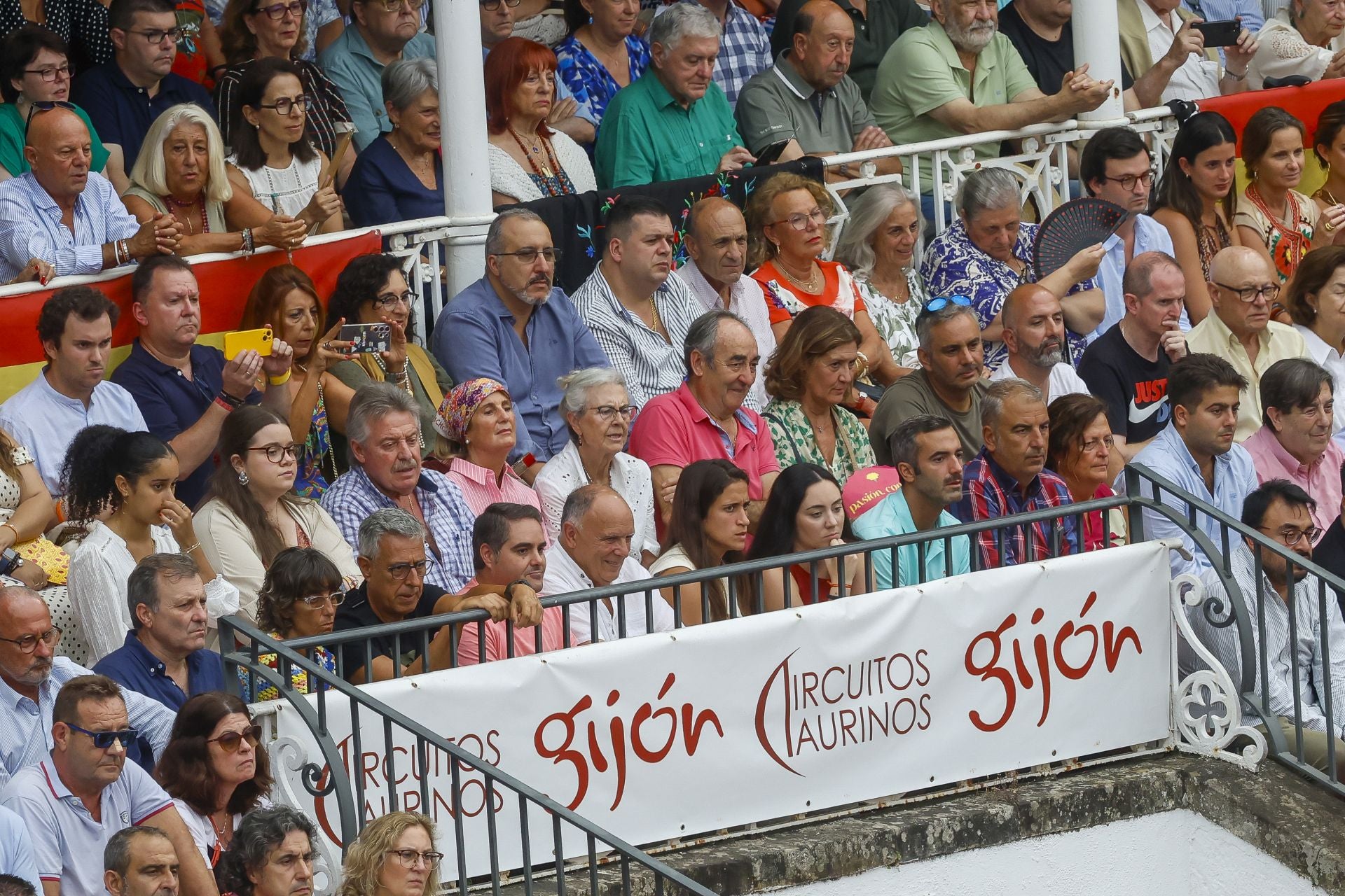 La cuarta de la Feria de Begoña de Gijón, con Fortes, Ortega y Roca Rey