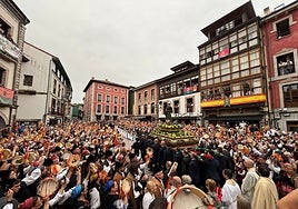 Entrada del santo en la plaza de Parres Sobrino.