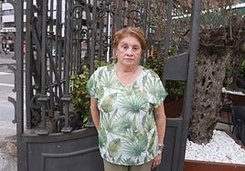 María Ángeles Perera, a las puertas del Space, sede de EL COMERCIO, en los Jardines de la Reina.