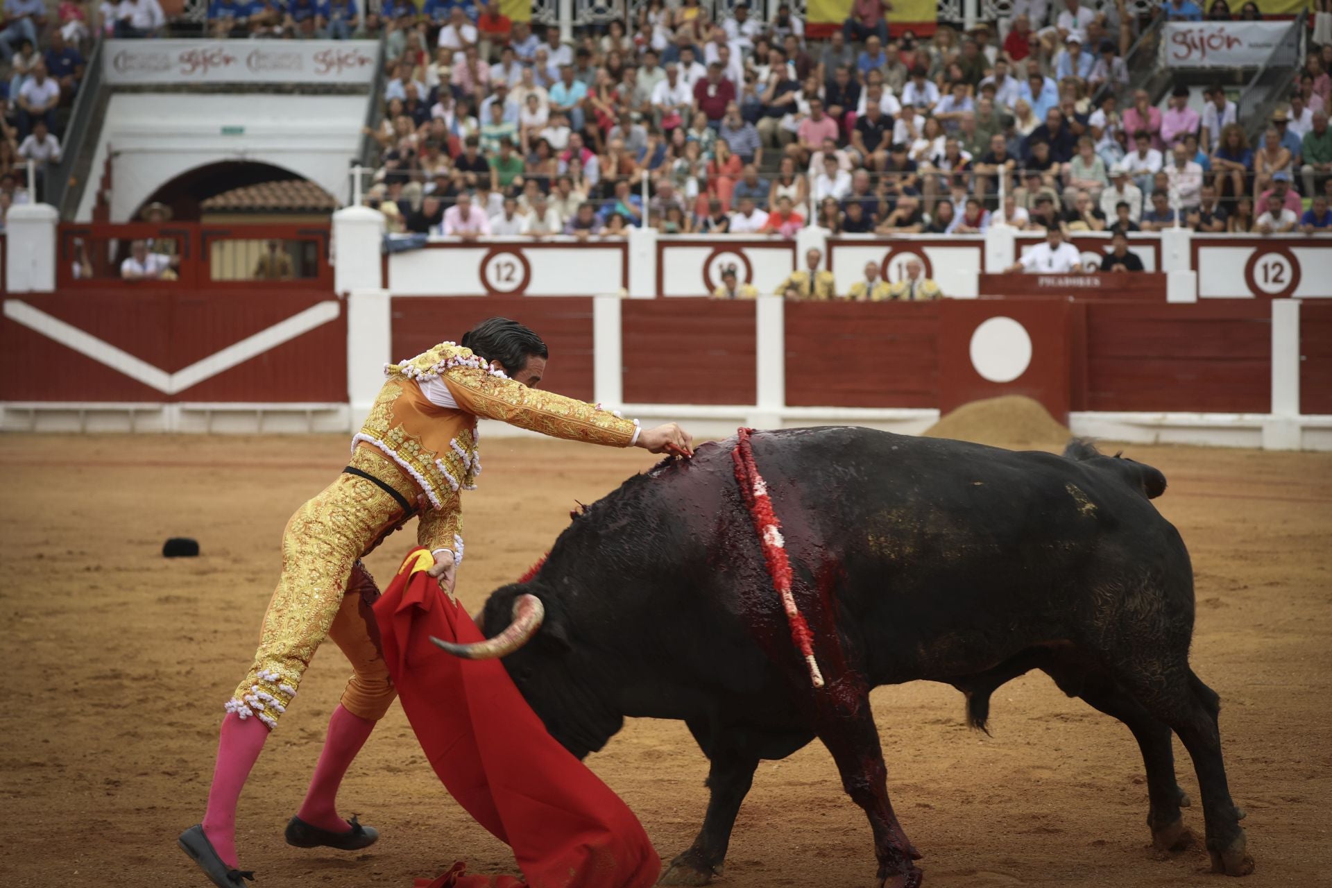 La cuarta de la Feria de Begoña de Gijón, con Fortes, Ortega y Roca Rey