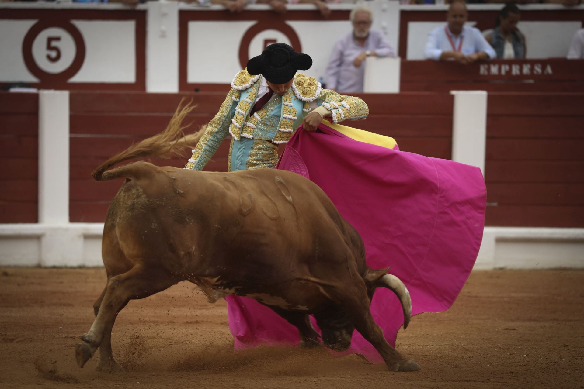 La cuarta de la Feria de Begoña de Gijón, con Fortes, Ortega y Roca Rey