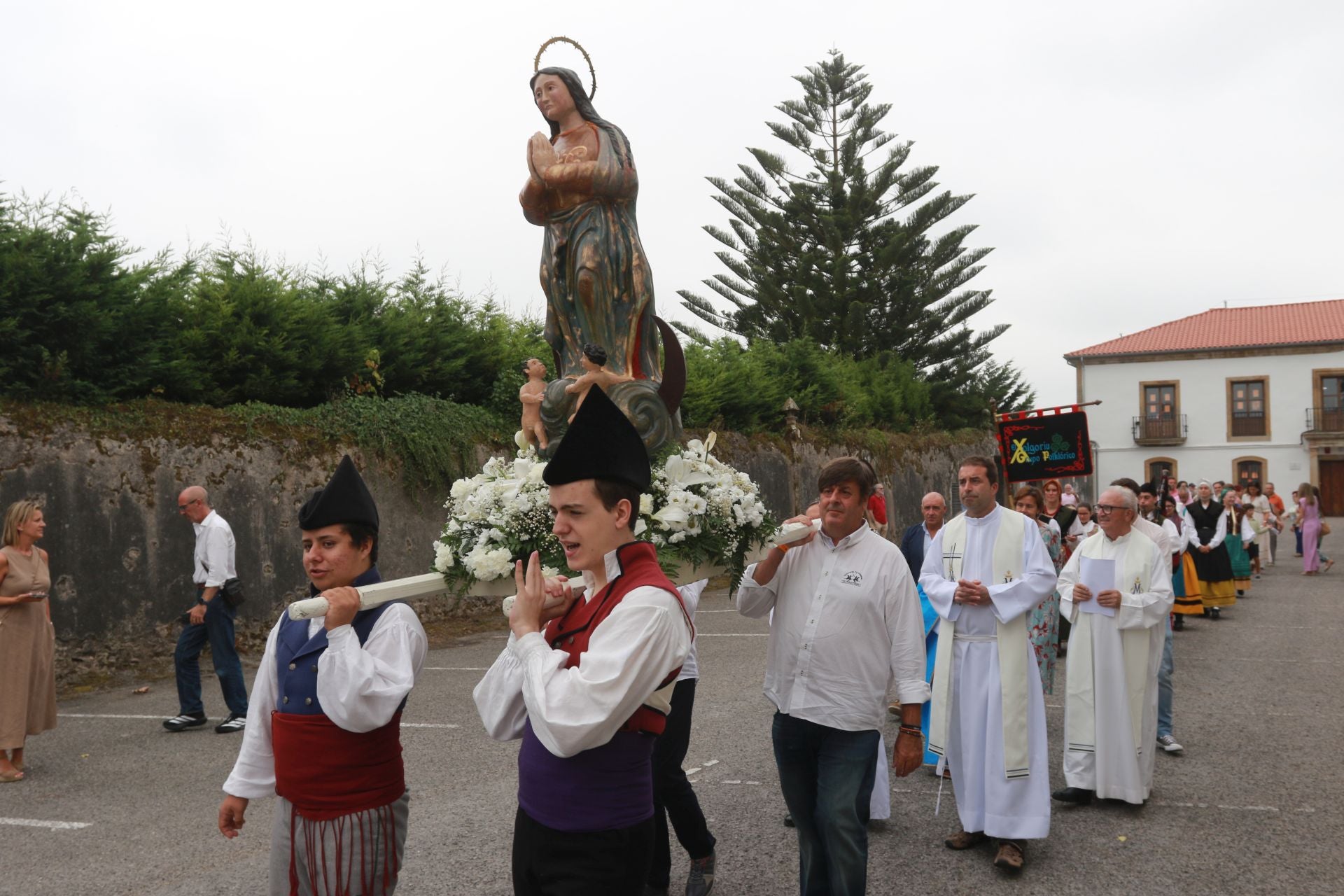 Contrueces honra a la primitiva patrona de Gijón