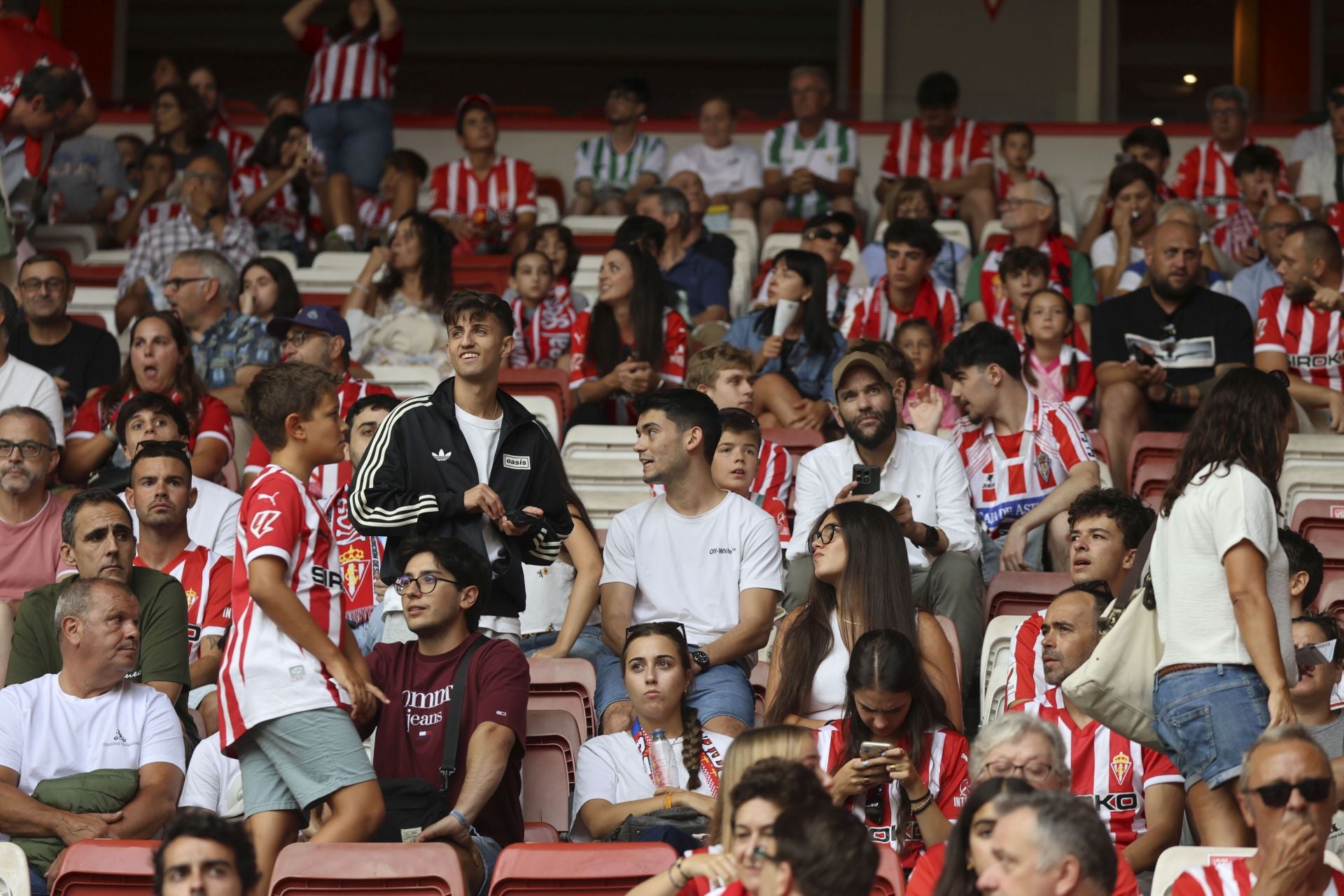 ¿Estuviste en el Sporting de Gijón - Córdoba? ¡Búscate!