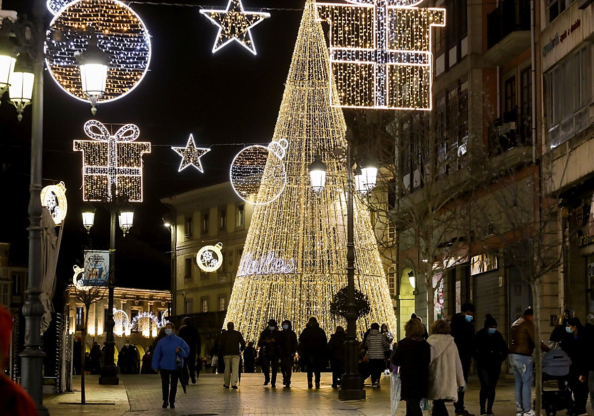 La empresa adjudicataria se encargará de las luces durante dos años.