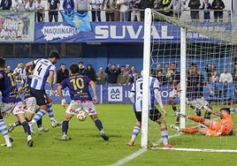 Julio Rodríguez remata a gol en el 'play-off' con el Antoniano.