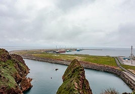 Ampliación de El Musel, donde se ubicarán algunos de los nuevos proyectos empresariales, vista desde la Campa Torres.