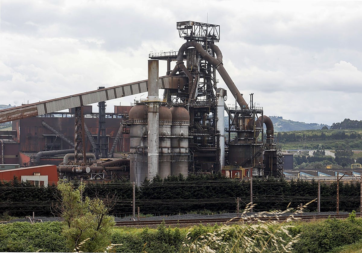 Uno de los dos hornos altos de Arcelor, en la planta de Gijón.