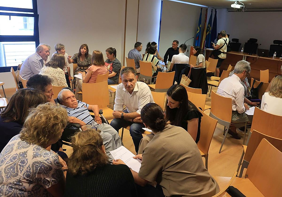 Los cursos de La Granda se trasladaron este martes al Museo Marítimo de Luanco.