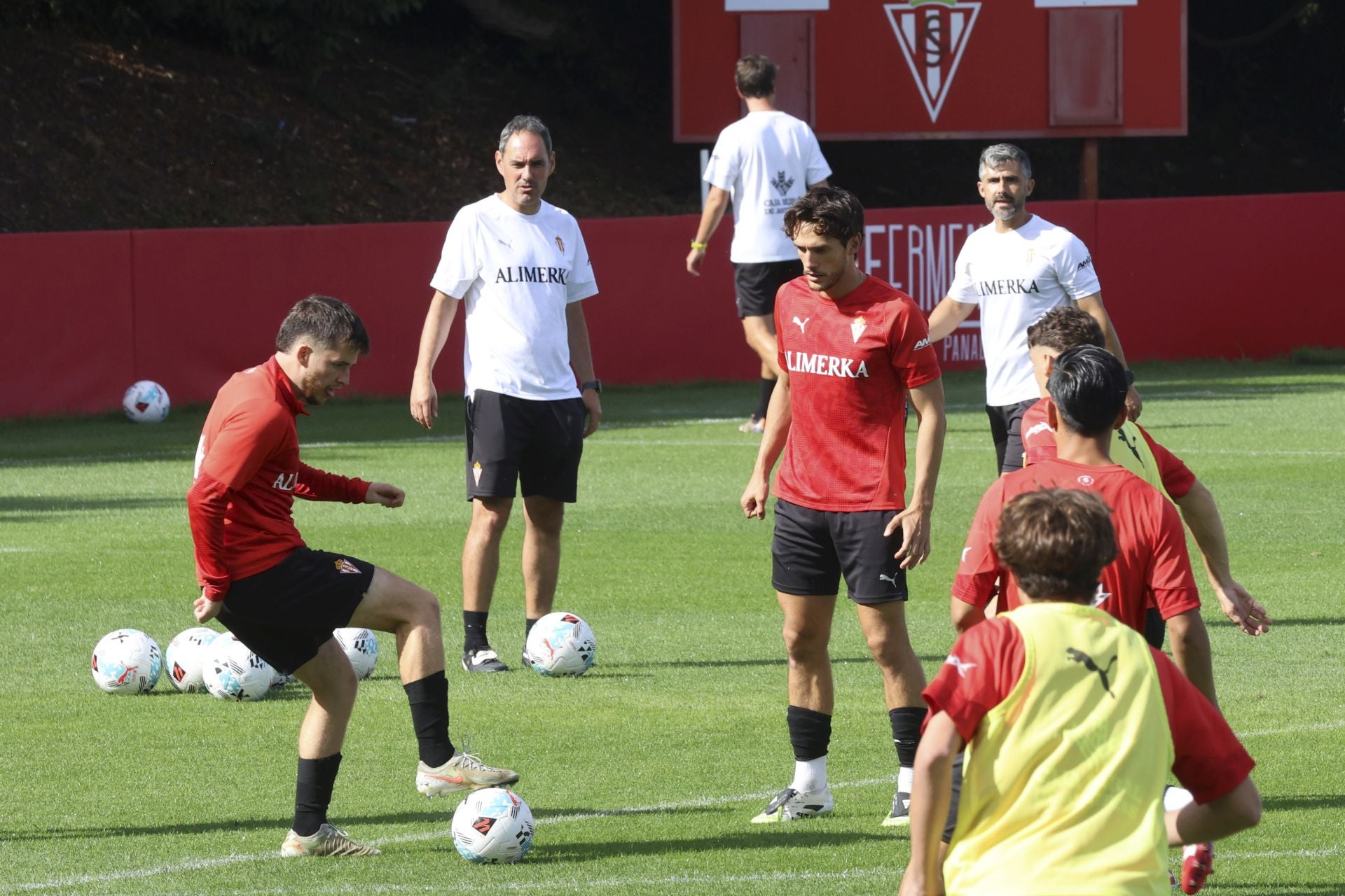 El entrenamiento del Sporting de Gijón del 20 de agosto en imágenes