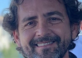 El peluquero gijonés Rodrigo Martínez Caicoya.