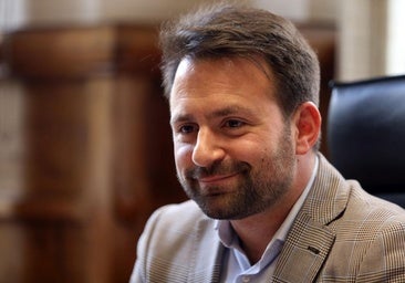 Álvaro Queipo: «Si Asturias está ardiendo lo peor que hacemos los políticos es aportar bronca política. Es nefasto y patético»