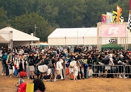 Serán 20.000 personas las que a diario pasen por el recinto festivo de Arriondas.