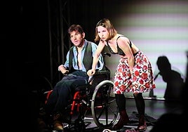 Los actores Telmo Irureta y Aitziber Garmendia protagonizan la obra.