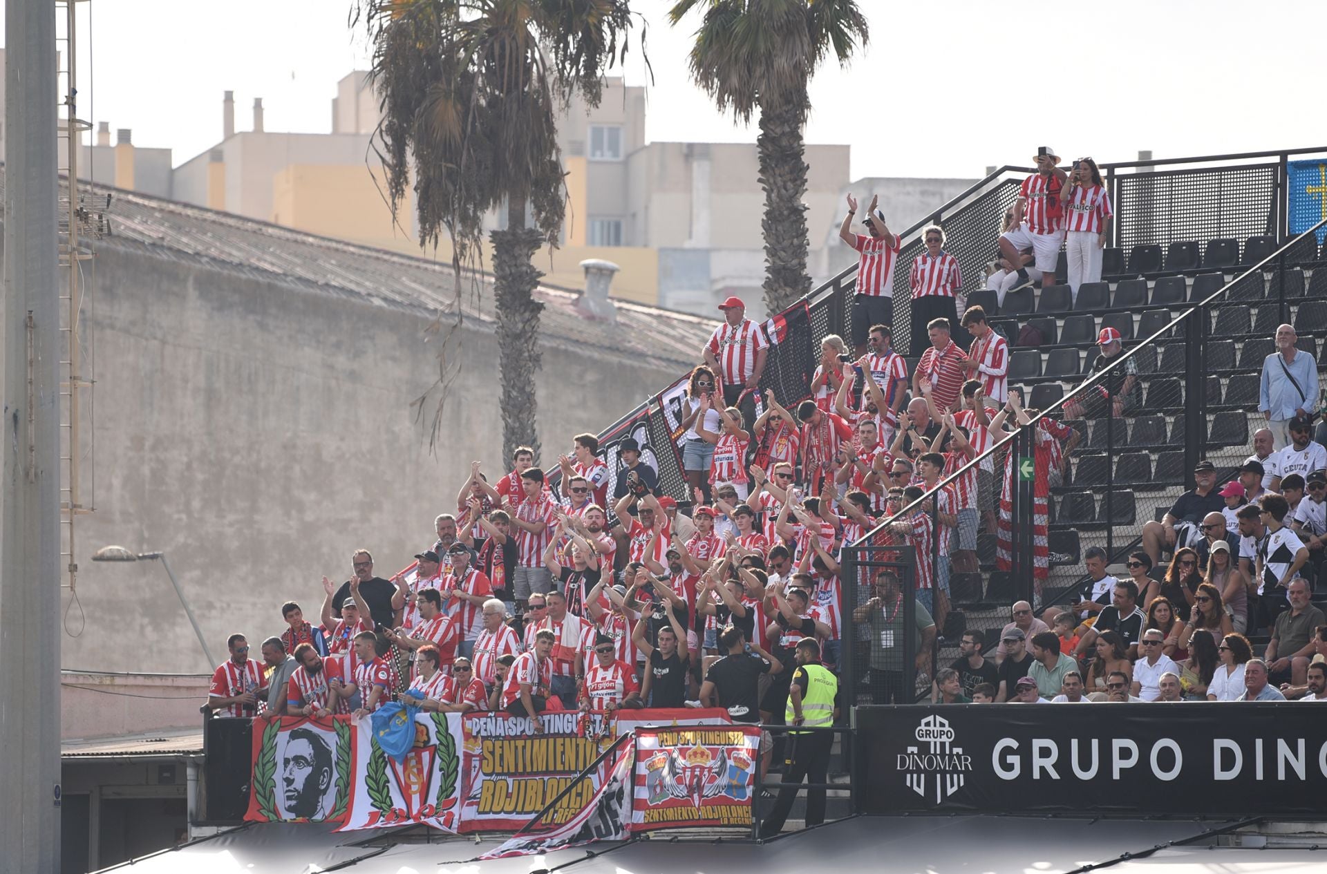 Fotos: Las mejores jugadas del A. D. Ceuta - Sporting de Gijón, en imágenes