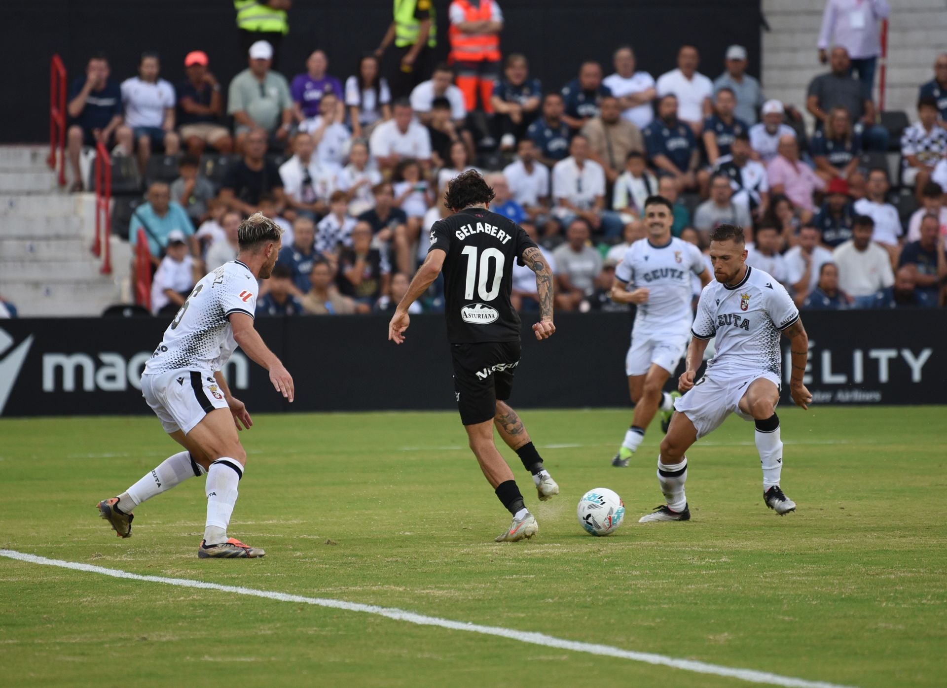 Fotos: Las mejores jugadas del A. D. Ceuta - Sporting de Gijón, en imágenes