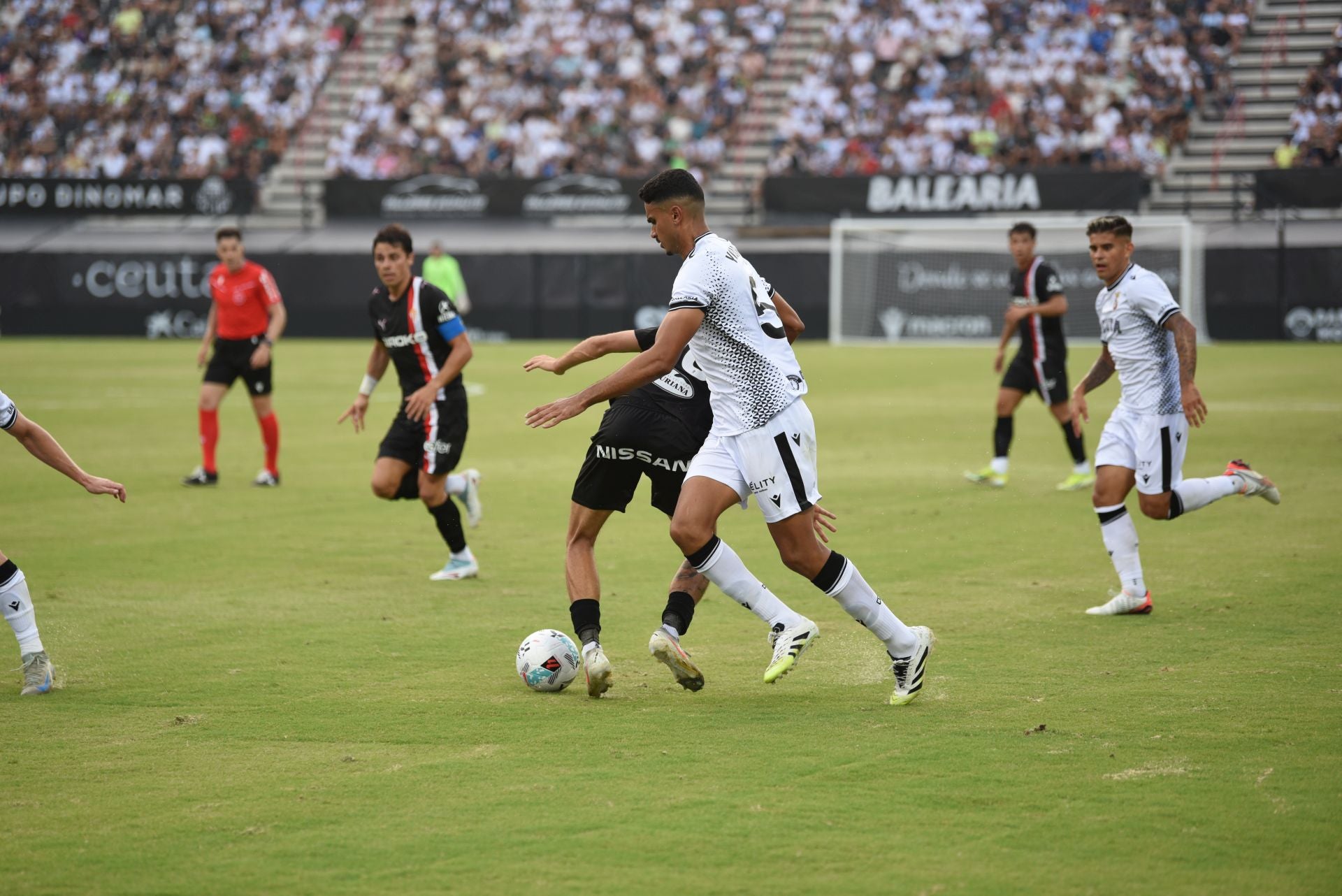Fotos: Las mejores jugadas del A. D. Ceuta - Sporting de Gijón, en imágenes