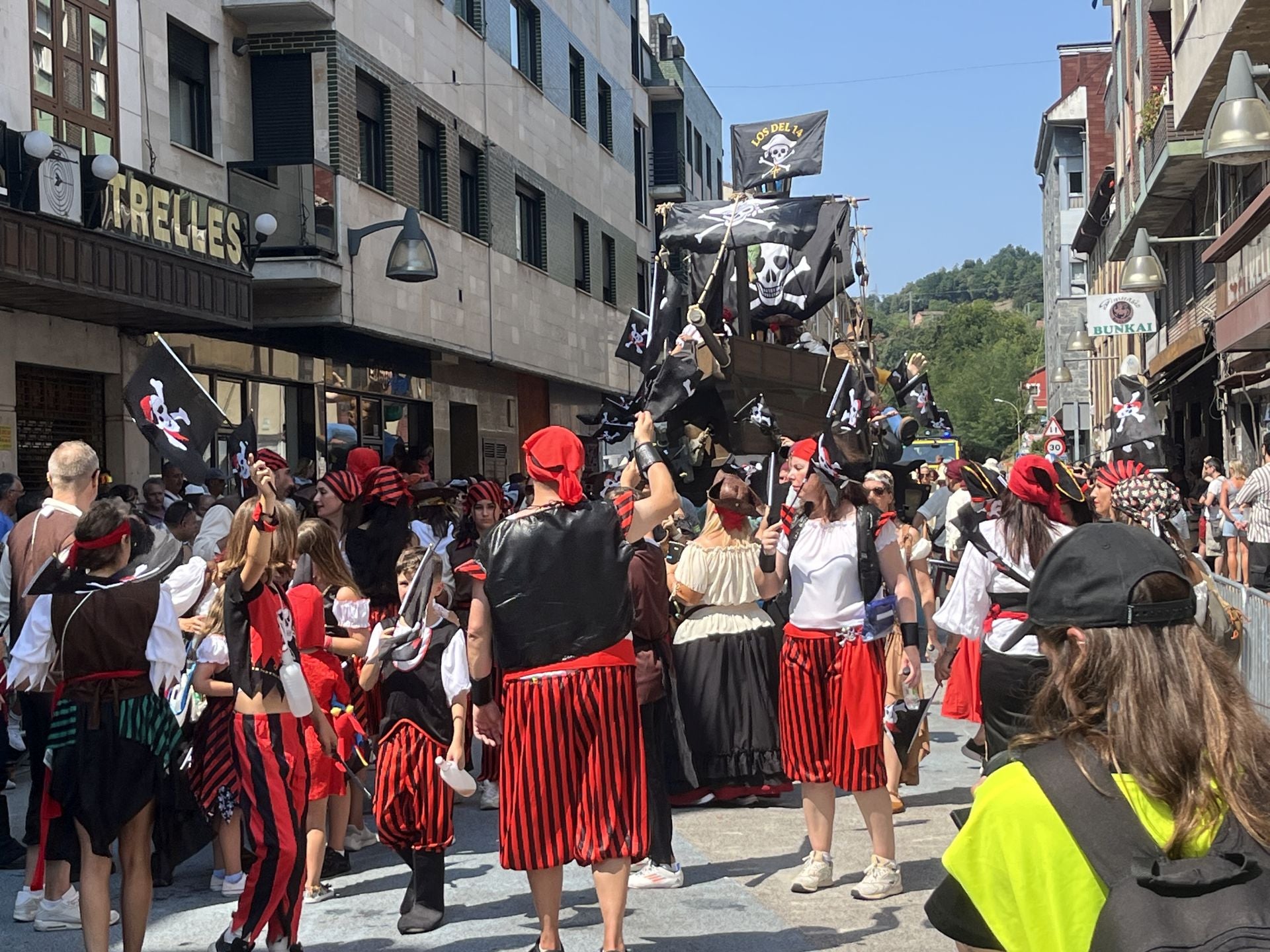 ¿Estuviste en el Descenso Folklórico del Nalón? ¡Búscate!