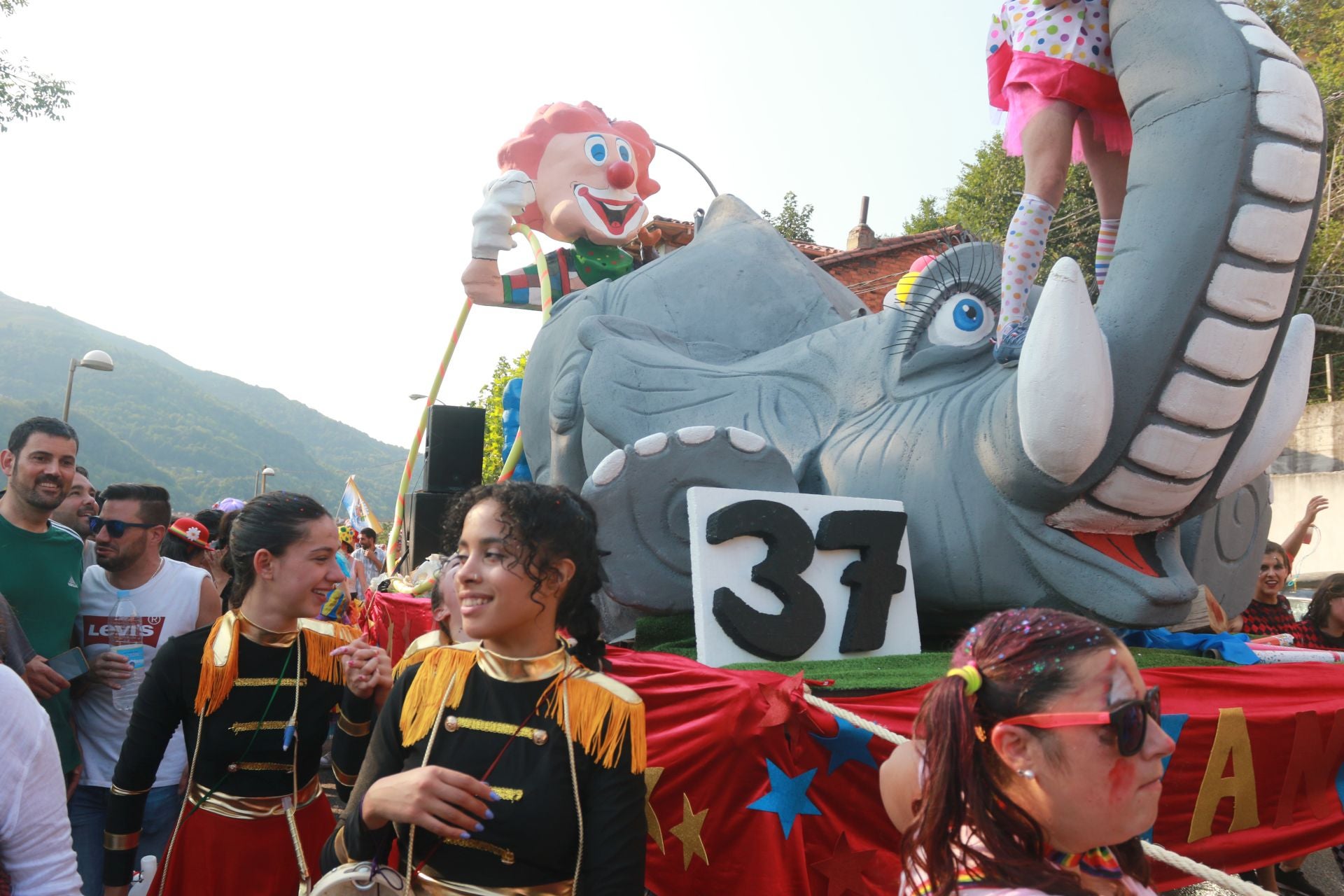 ¿Estuviste en el Descenso Folklórico del Nalón? ¡Búscate!