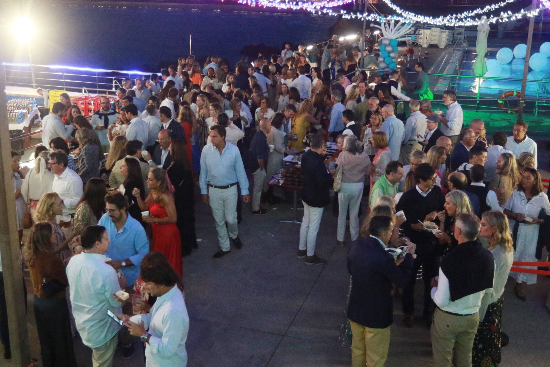 Fotos: Fiesta de la Piscina Sénior en el Club Astur de Regatas de Gijón