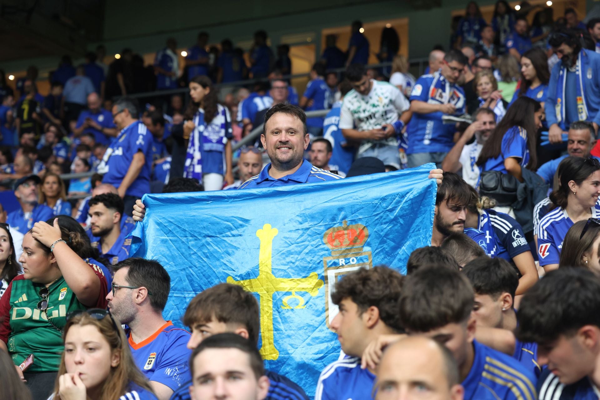 ¿Estuviste en el Real Oviedo - Real Madrid? ¡Búscate!