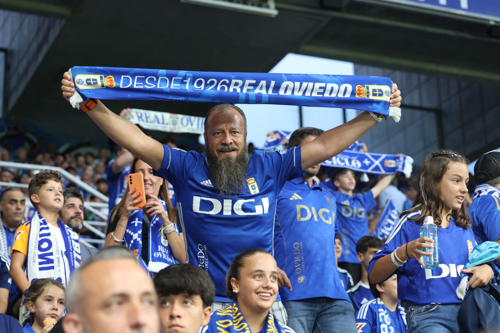 ¿Estuviste en el Real Oviedo - Real Madrid? ¡Búscate!