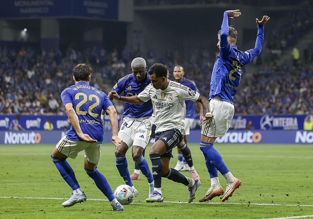 Las mejores jugadas del Real Oviedo - Real Madrid en imágenes