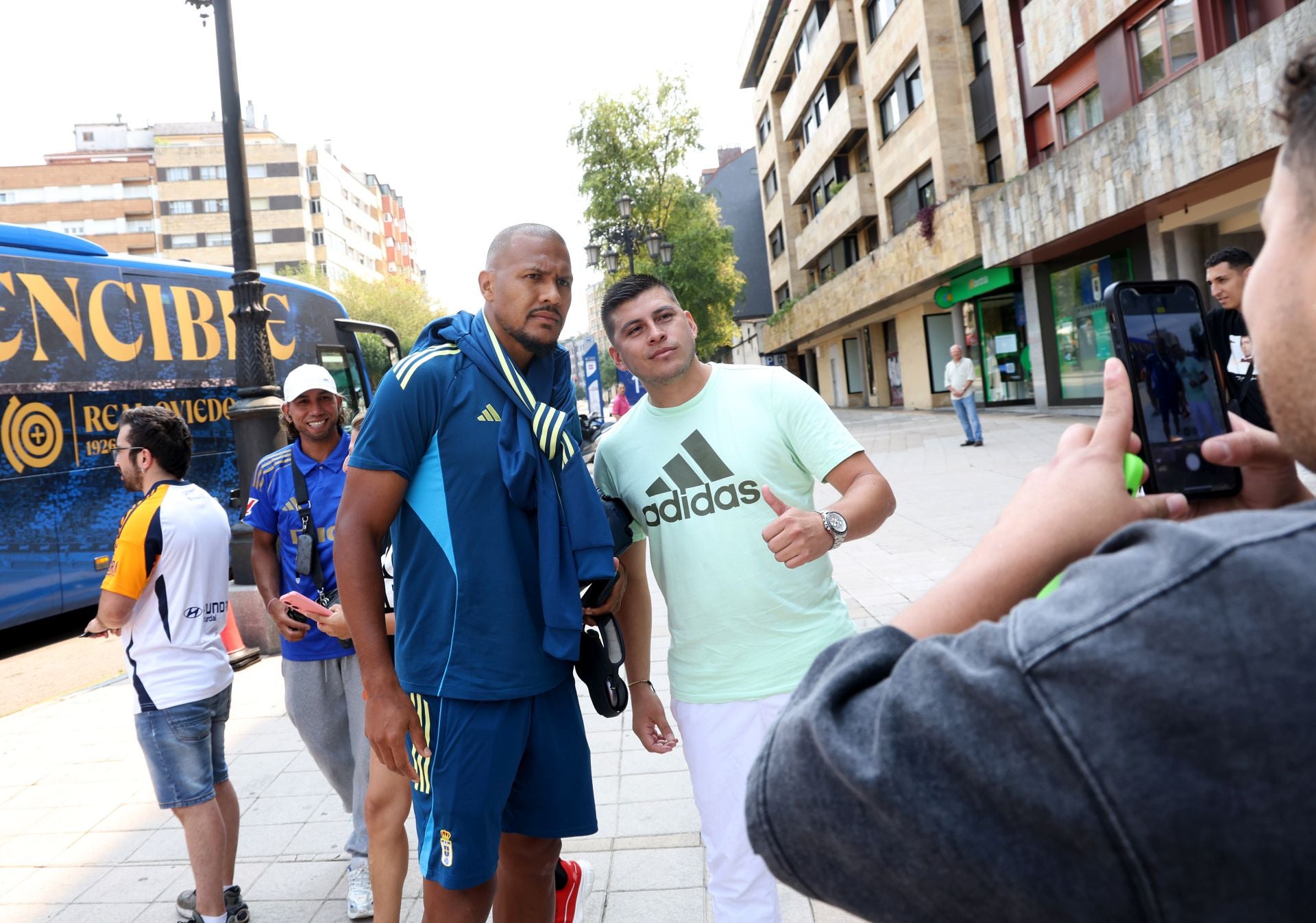 Oviedo, una afición volcada en su regreso a las grandes citas