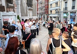 Un instante de la ruta literaria organizada por la Red de Bibliotecas.
