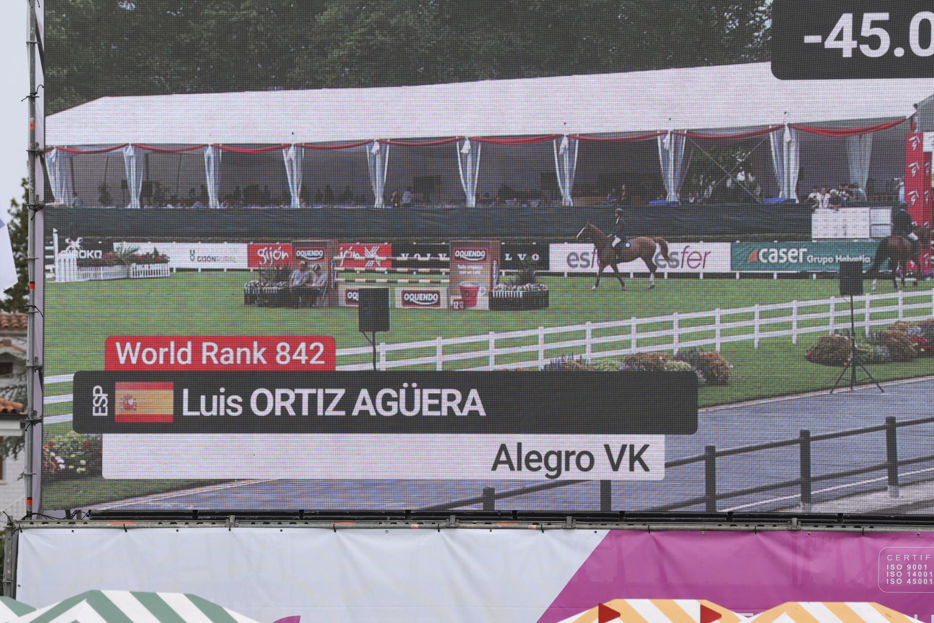 Las fotos que deja el primer día del Hípico en Gijón