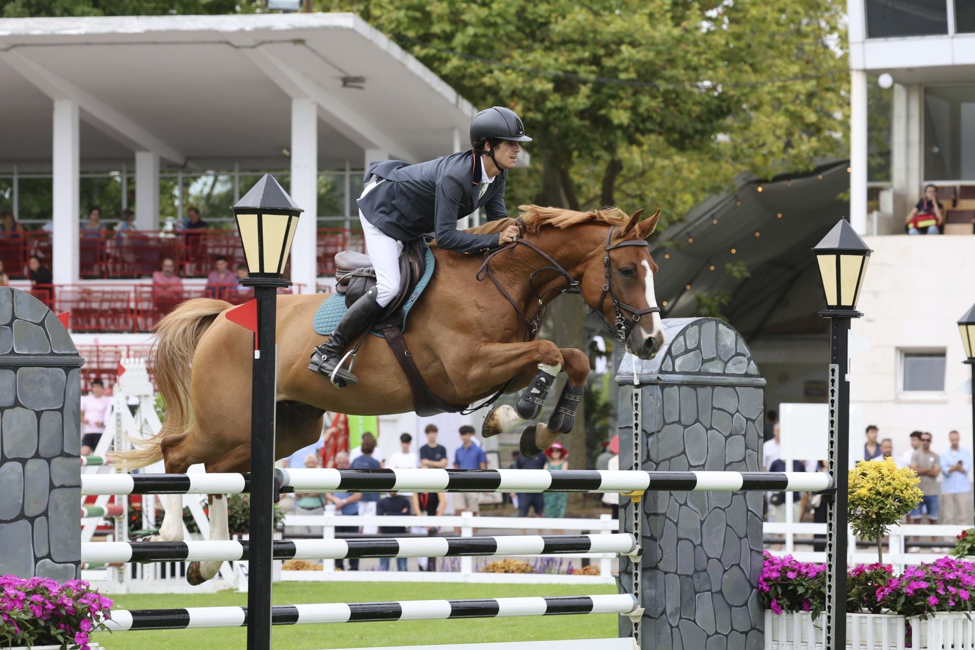 Las fotos que deja el primer día del Hípico en Gijón