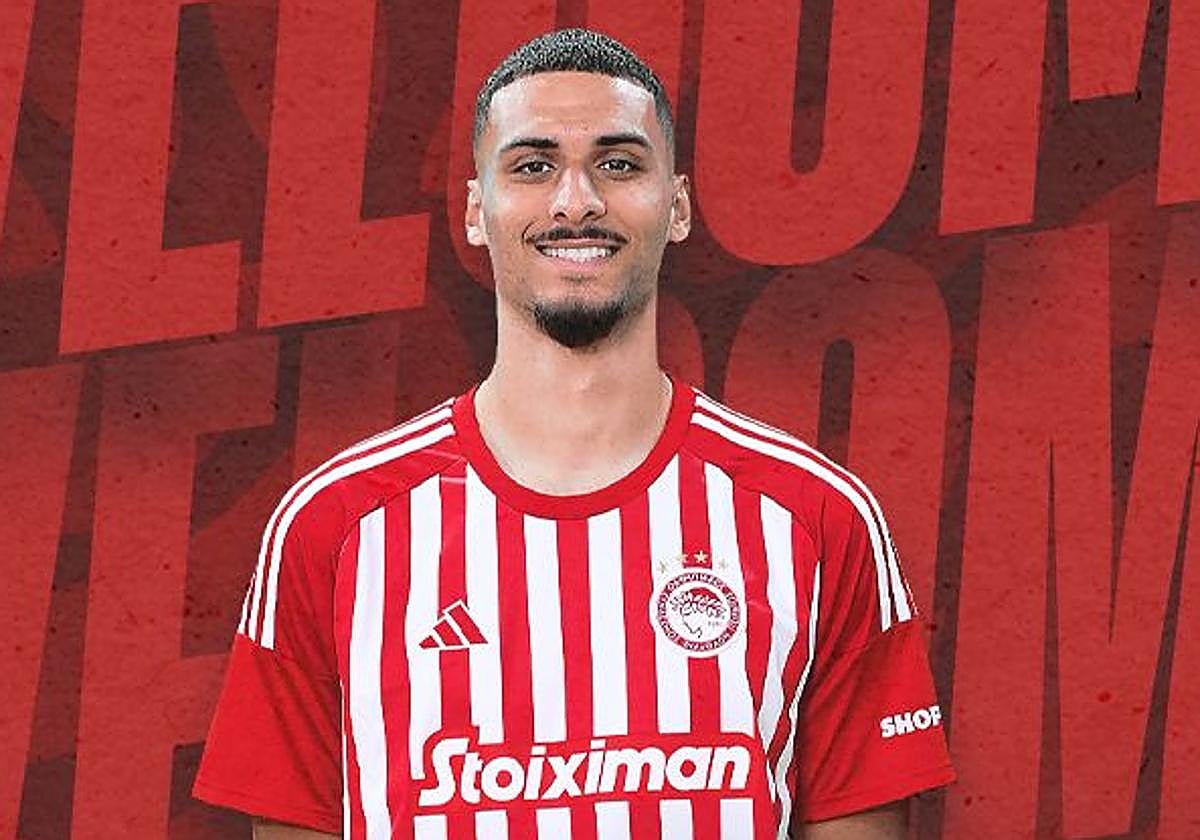 David Carmo en una imagen publicada por el club griego Olympiacos.