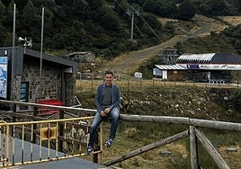 May Peus, presidente de la Federación Española de Deportes de Invierno, en la estación allerana