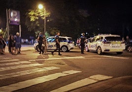 Una actuación policial durante las fiestas de San Agustín de Avilés.