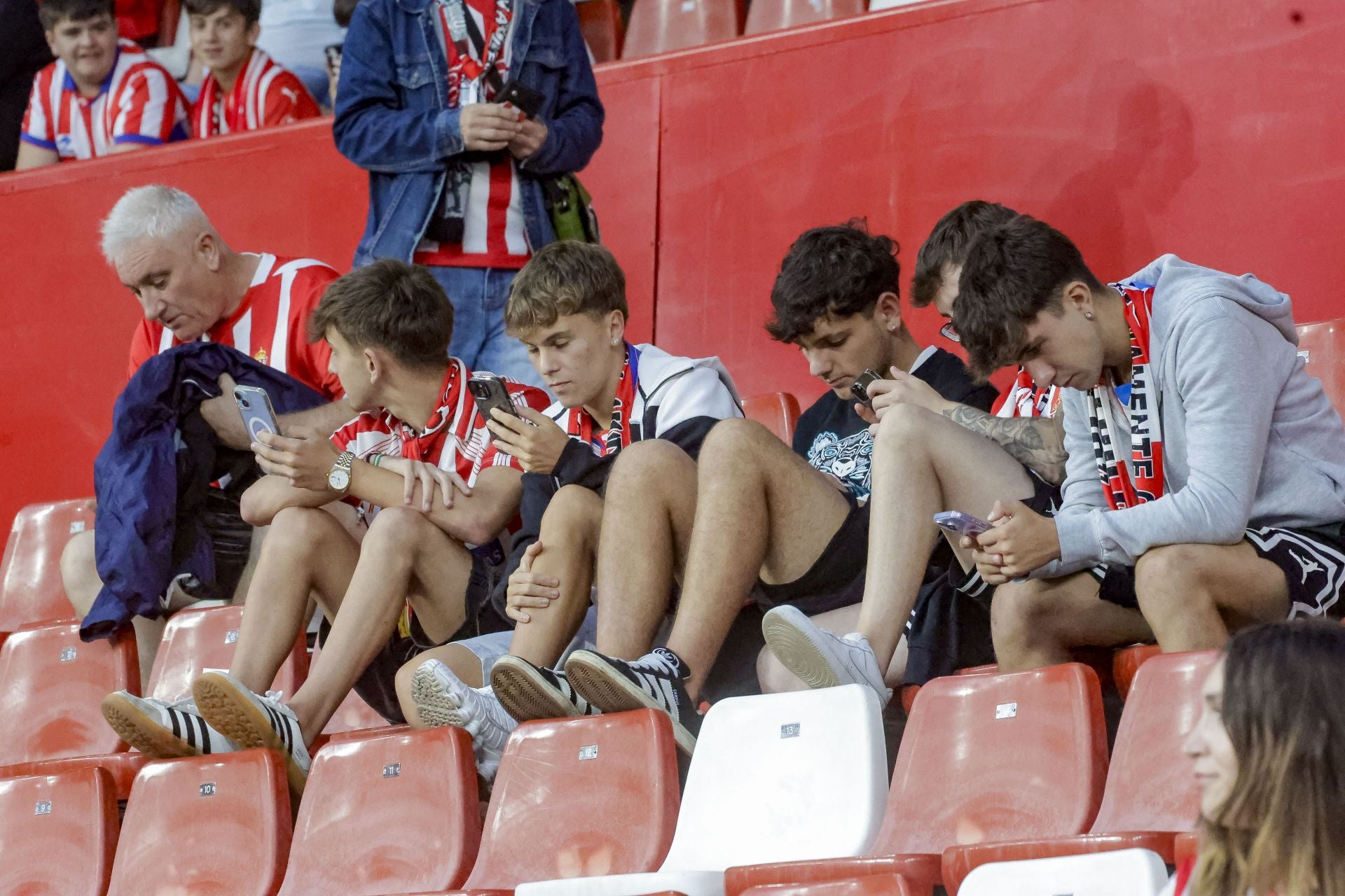 ¿Estuviste en el Sporting de Gijón - Cultural Leonesa? ¡Búscate!