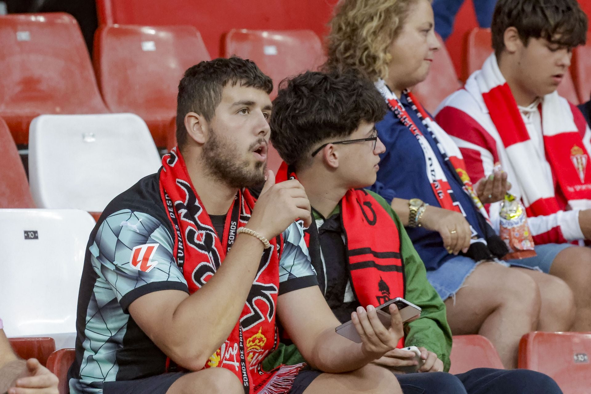 ¿Estuviste en el Sporting de Gijón - Cultural Leonesa? ¡Búscate!