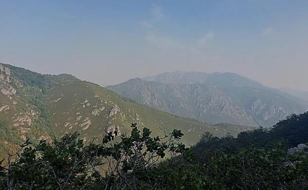 Las vistas se amplian tras abandonar el refugio del bosque.
