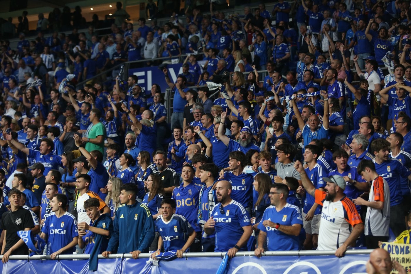 La afición vibró con la victoria de su equipo, la primera del curso.